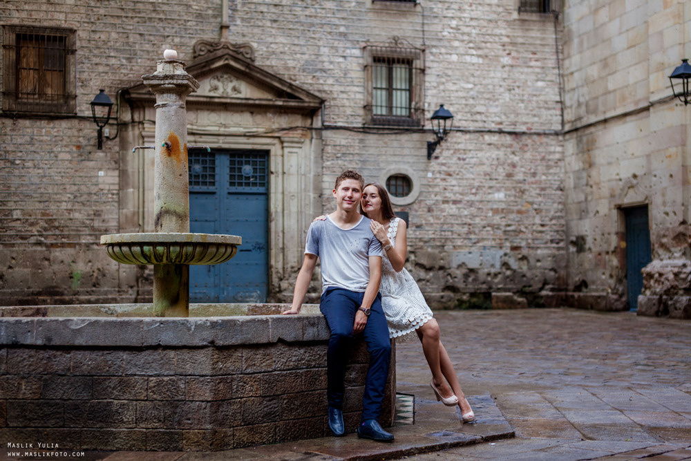 Impresionante paseo fotográfico de enamorados en Barcelona. Fotógrafo en Barcelona Maslik Yulia