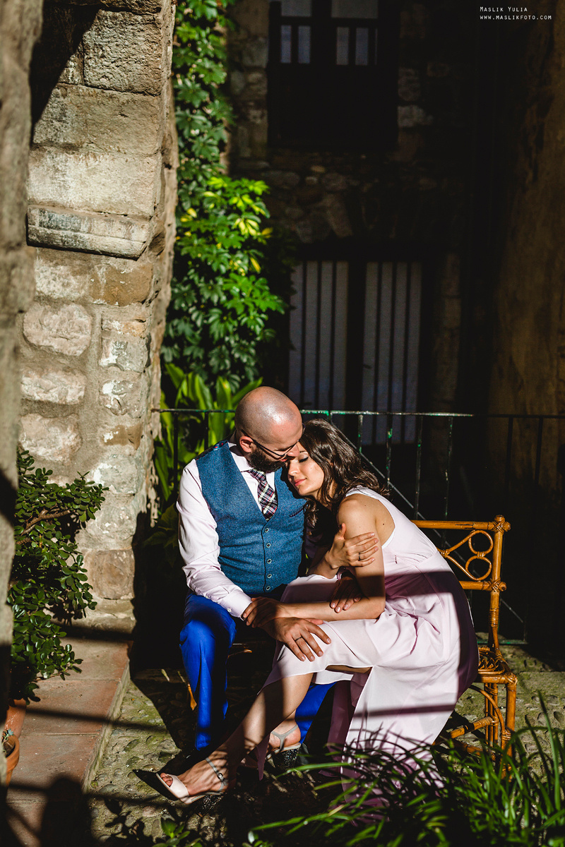 Photosession in the fabulous Besalu. Photographer in Barcelona Spain Maslik Yulia
