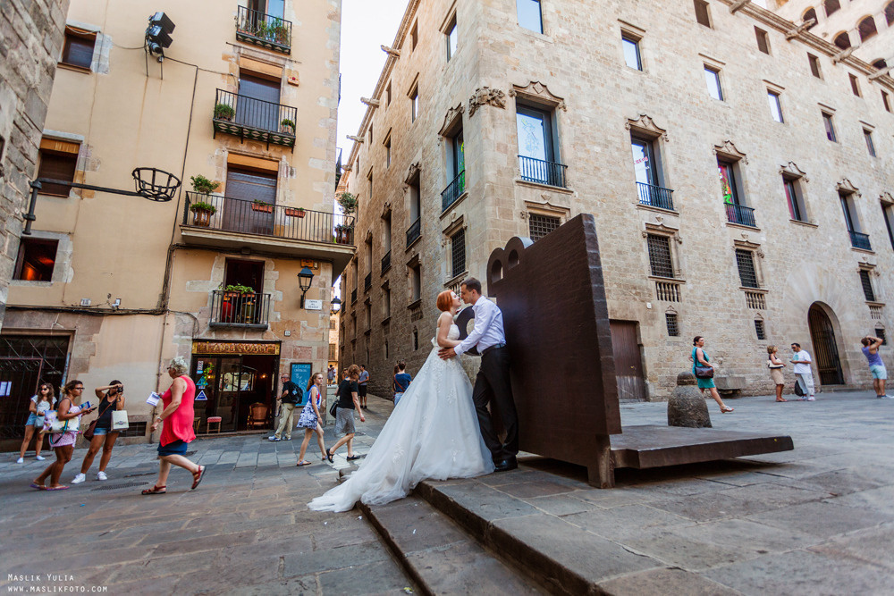 Soleada sesión de fotos en Barcelona. Fotógrafo en Barcelona Maslik Yulia