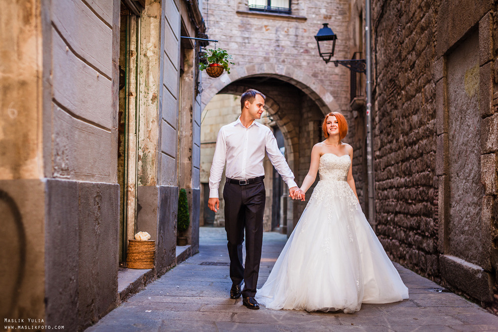 Soleada sesión de fotos en Barcelona. Fotógrafo en Barcelona Maslik Yulia