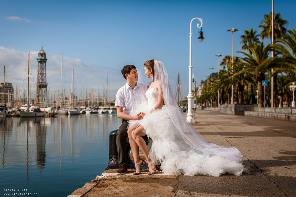 Sesión de fotos de boda en el puerto de Barcelona. Fotógrafo en Barcelona Maslik Yulia