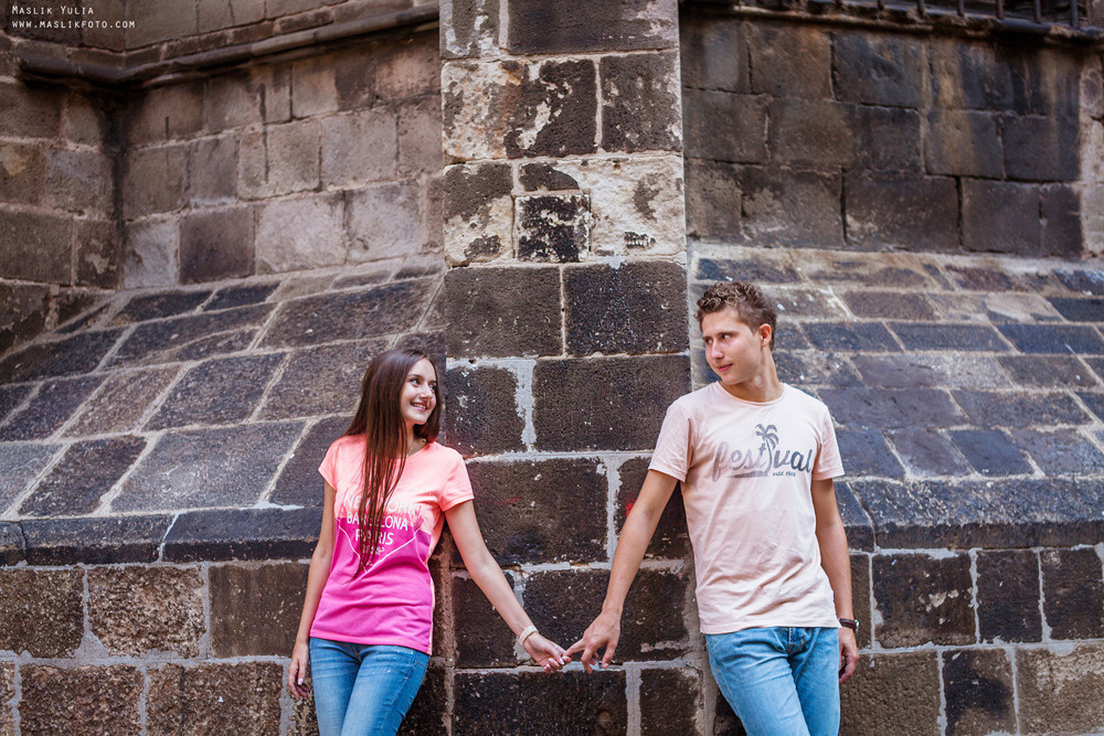 Impresionante paseo fotográfico de enamorados en Barcelona. Fotógrafo en Barcelona Maslik Yulia