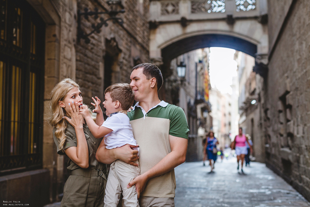 Przygoda - sesja zdjęciowa w Barcelonie. Fotograf w Barcelonie Hiszpanii Maslik Yulia