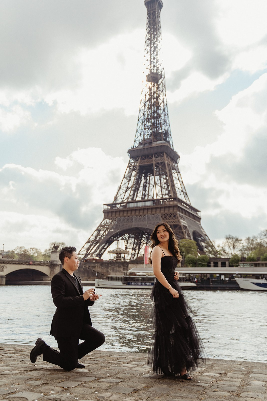 Photographer in Paris Yulia Shkadina | Couples, engagement, pre-wedding, individual photo-shoots in Paris at the best locations