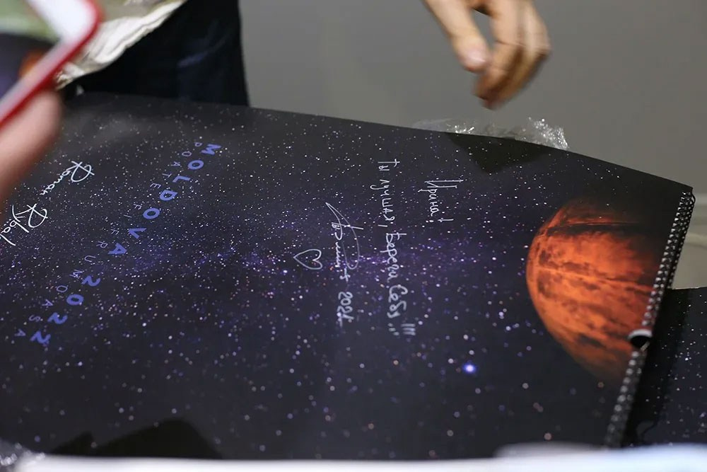 Открытие выставки Романа Рыбалёва «Календарь 2022». Școala de fotografie lui Roman Ribaliov. Orașul Chișinău, Moldova