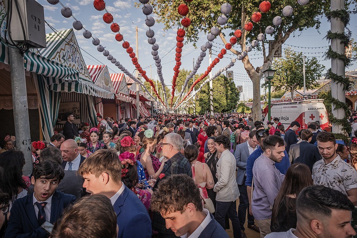 Feria de Abril 2025: un universo de luz, arte y raíces