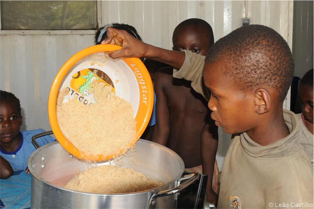 Photos of volunteer work in Congo. Simbahalu