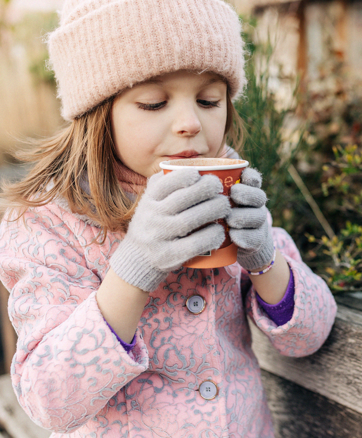 Фотосессия мамы и дочки на улочках города. Прага