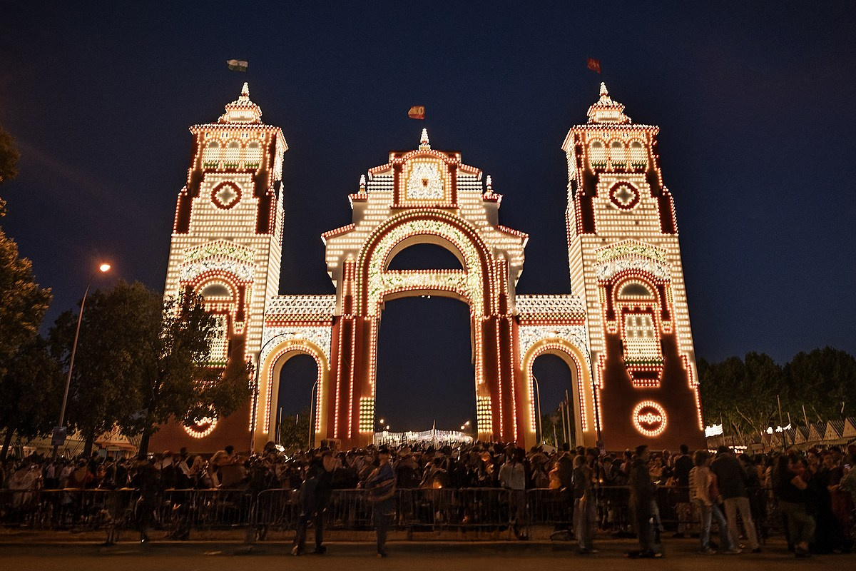 Feria de Abril 2025: un universo de luz, arte y raíces