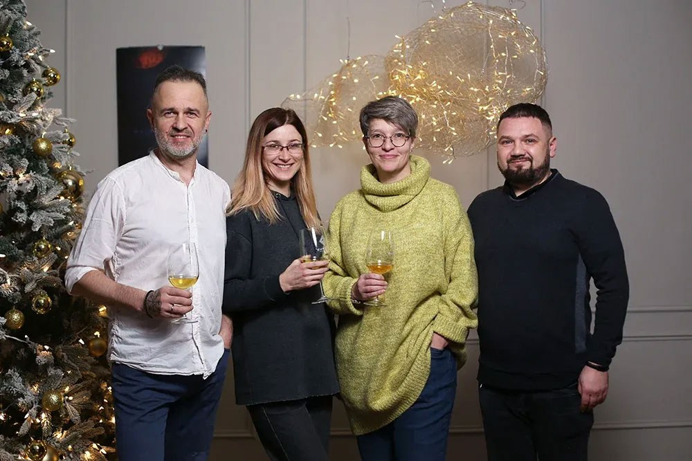 Открытие выставки Романа Рыбалёва «Календарь 2022». Școala de fotografie lui Roman Ribaliov. Orașul Chișinău, Moldova