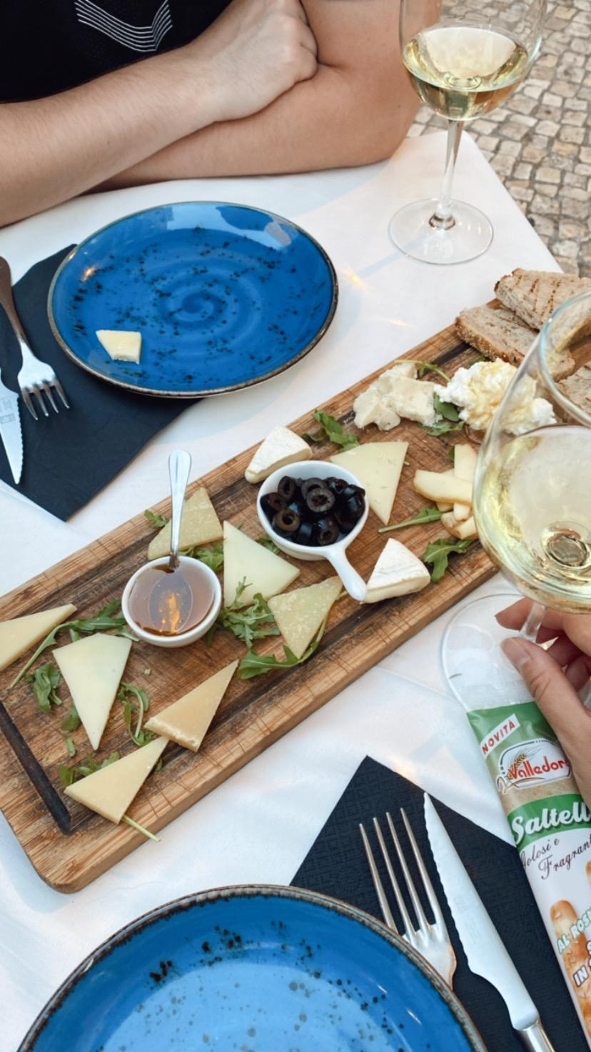 Jógový pobyt v Portugalsku 2024. Mateřství. Nevýchova. Život v souladu s přírodou. Jóga