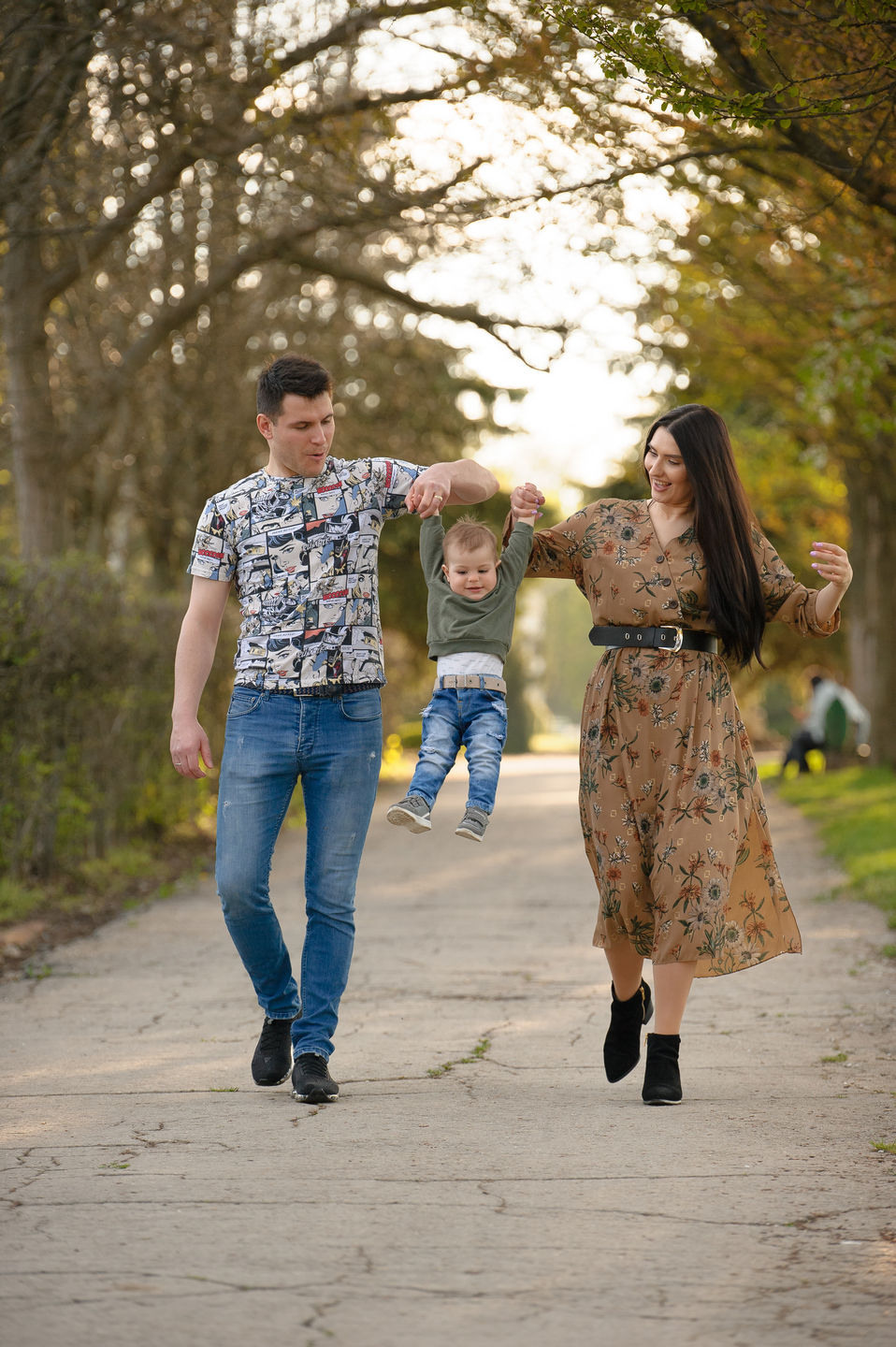 Весенняя Фотосессия Илюши в Тюльпанах. Семейный фотограф в Кишинёве THOMAS SHTIFT