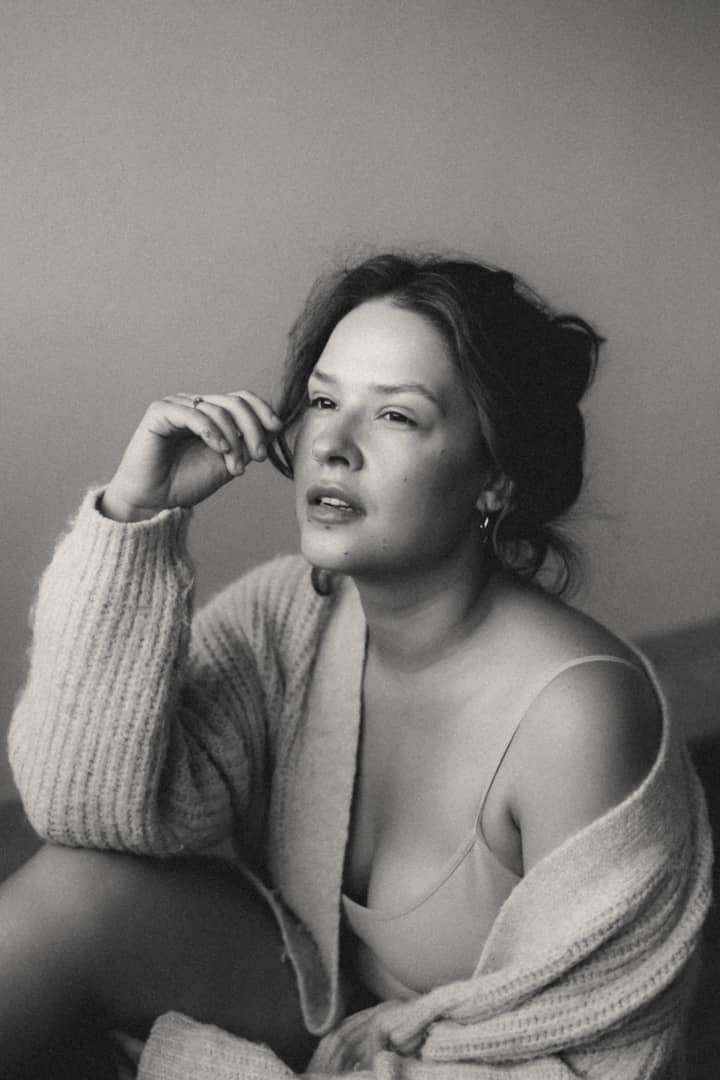 Reduziert auf das Wesentliche: Emotionen, Komposition und Spiel mit Licht. Ein poetischer Blick auf Alltagsmomente.