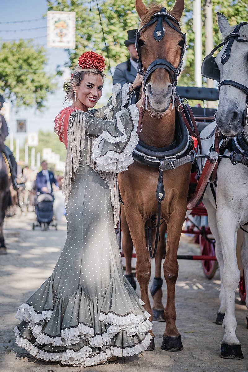 Feria de Abril 2025: un universo de luz, arte y raíces