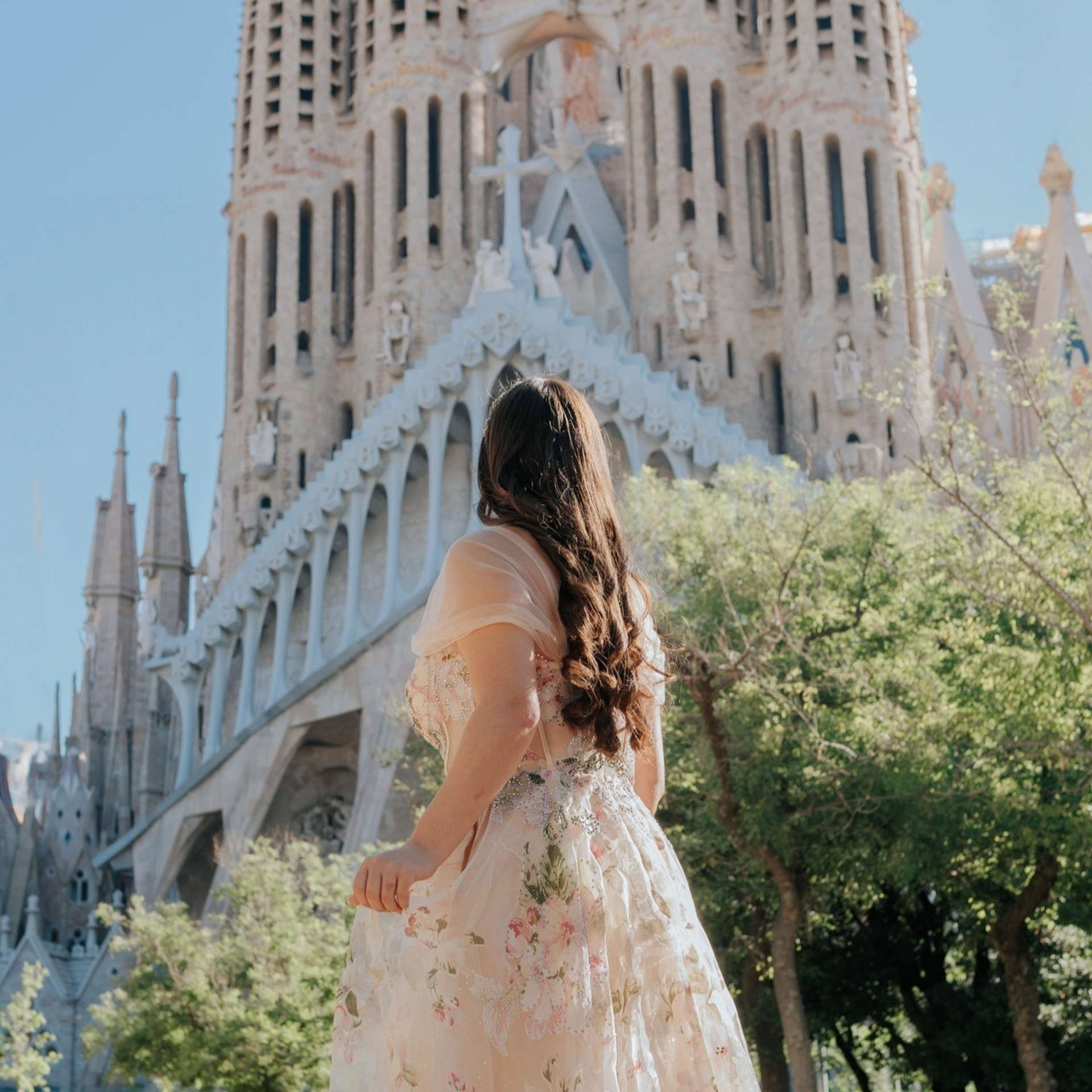DiaFoto — Wow Photographer in Barcelona | Premium Barcelona Photoshoot Experience