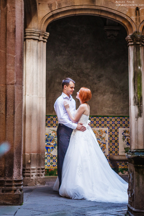 Soleada sesión de fotos en Barcelona. Fotógrafo en Barcelona Maslik Yulia