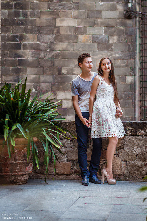 Impresionante paseo fotográfico de enamorados en Barcelona. Fotógrafo en Barcelona Maslik Yulia