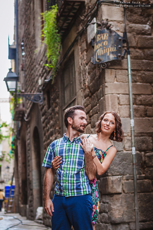 Fun photo shoot in Barcelona. Photographer in Barcelona Spain Maslik Yulia