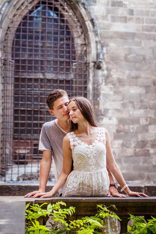 Impresionante paseo fotográfico de enamorados en Barcelona. Fotógrafo en Barcelona Maslik Yulia
