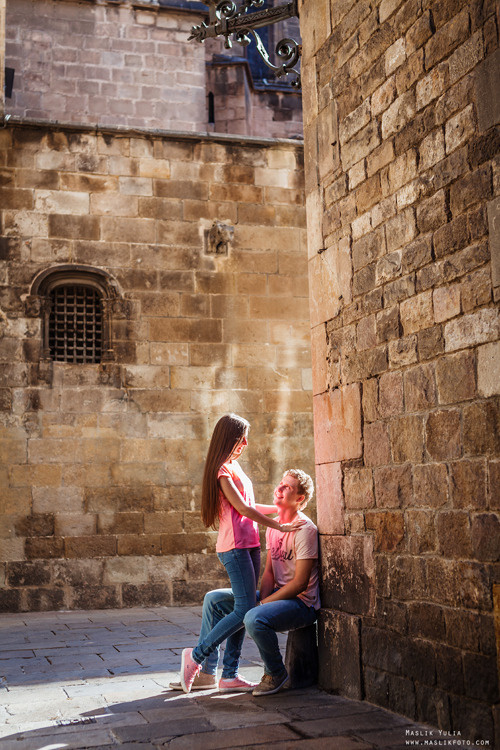 Impresionante paseo fotográfico de enamorados en Barcelona. Fotógrafo en Barcelona Maslik Yulia