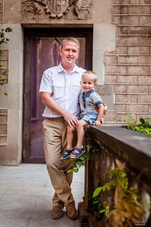 Rodzinna sesja zdjęciowa w Barcelonie. Fotograf w Barcelonie Hiszpanii Maslik Yulia