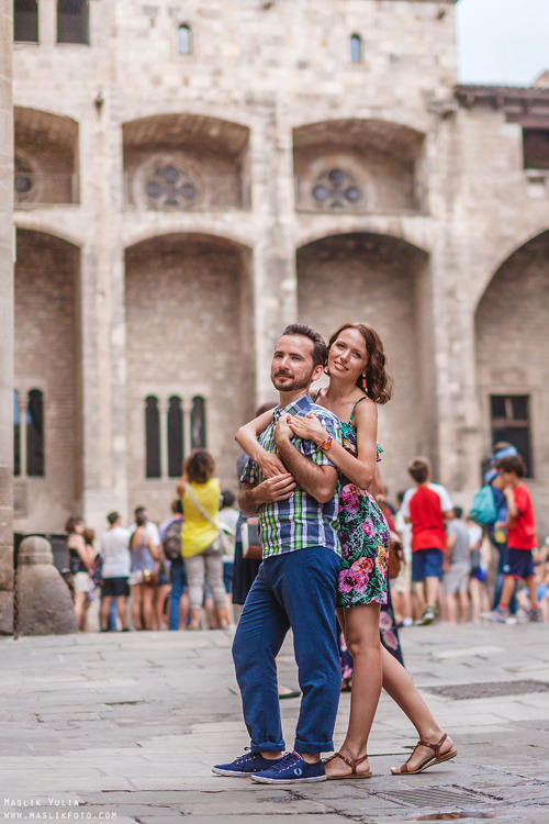 Fun photo shoot in Barcelona. Photographer in Barcelona Spain Maslik Yulia
