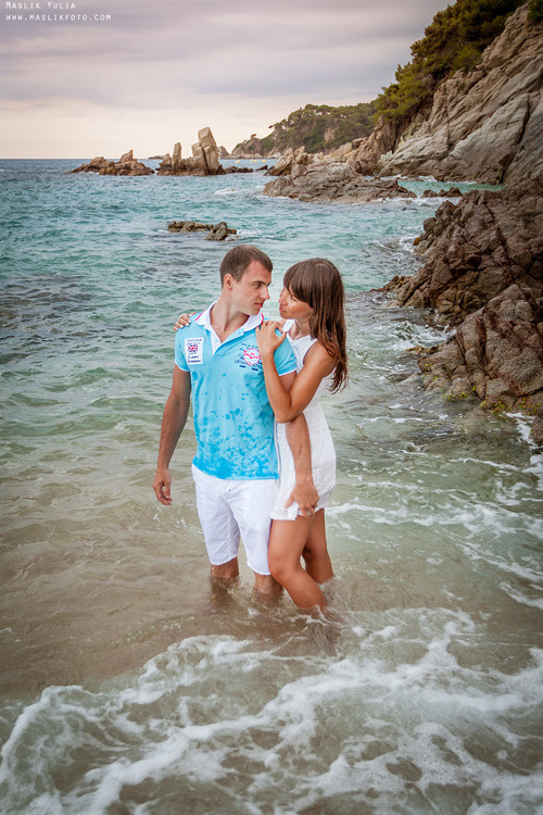 Incredible photo shoot in the Gardens of Saint Clotilde on the Costa B. Photographer in Barcelona Spain Maslik Yulia