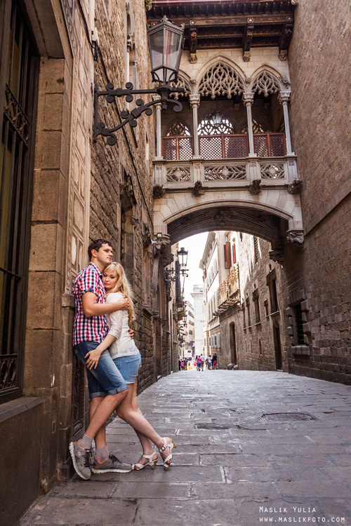 Romantic photo session in Barcelona. Photographer in Barcelona Spain Maslik Yulia