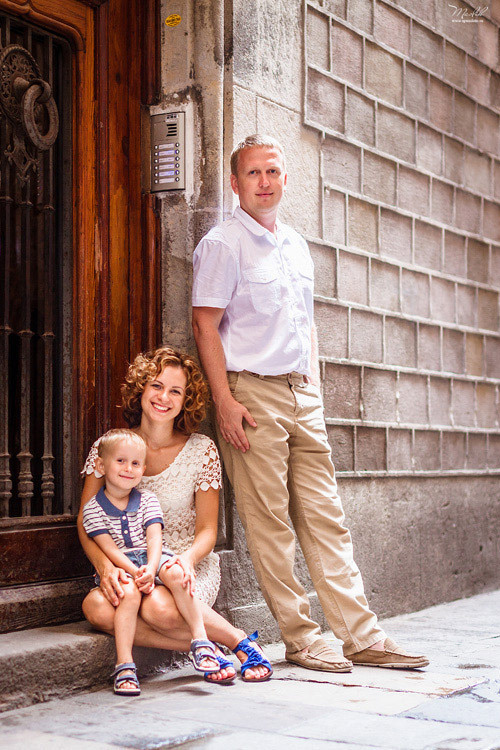 Rodzinna sesja zdjęciowa w Barcelonie. Fotograf w Barcelonie Hiszpanii Maslik Yulia