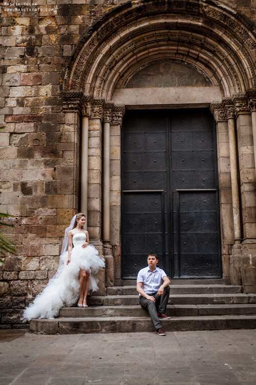 Sesión de fotos de boda en el puerto de Barcelona. Fotógrafo en Barcelona Maslik Yulia