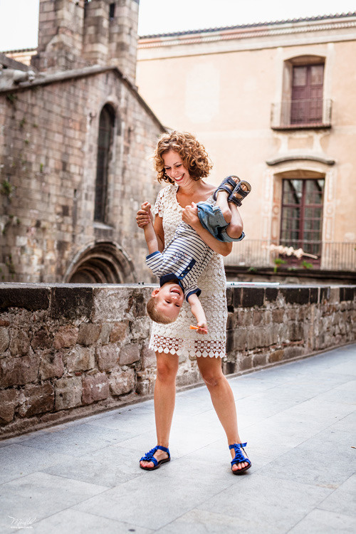 Rodzinna sesja zdjęciowa w Barcelonie. Fotograf w Barcelonie Hiszpanii Maslik Yulia
