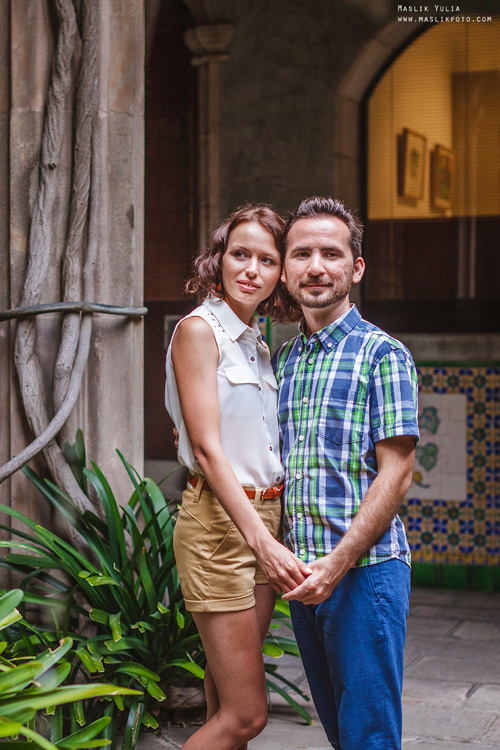 Fun photo shoot in Barcelona. Photographer in Barcelona Spain Maslik Yulia