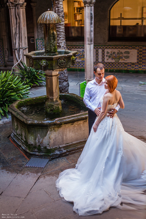 Soleada sesión de fotos en Barcelona. Fotógrafo en Barcelona Maslik Yulia
