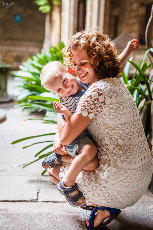 Rodzinna sesja zdjęciowa w Barcelonie. Fotograf w Barcelonie Hiszpanii Maslik Yulia