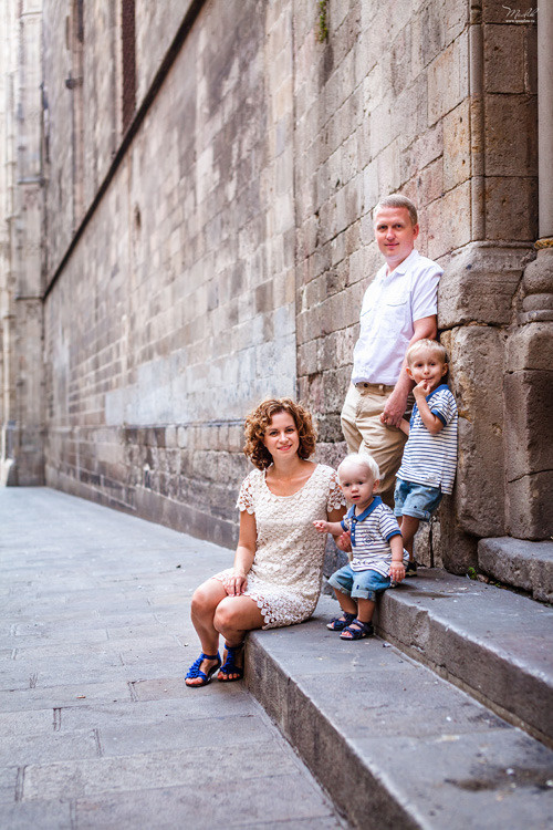 Rodzinna sesja zdjęciowa w Barcelonie. Fotograf w Barcelonie Hiszpanii Maslik Yulia