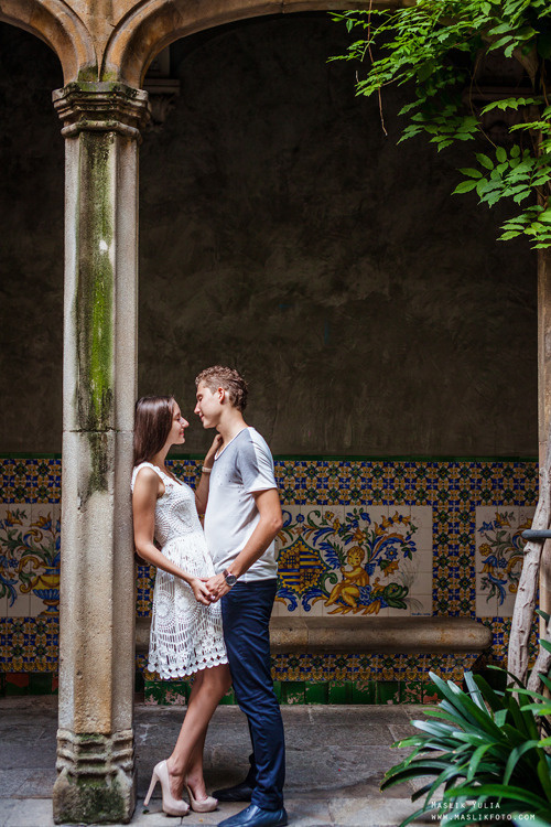 Impresionante paseo fotográfico de enamorados en Barcelona. Fotógrafo en Barcelona Maslik Yulia