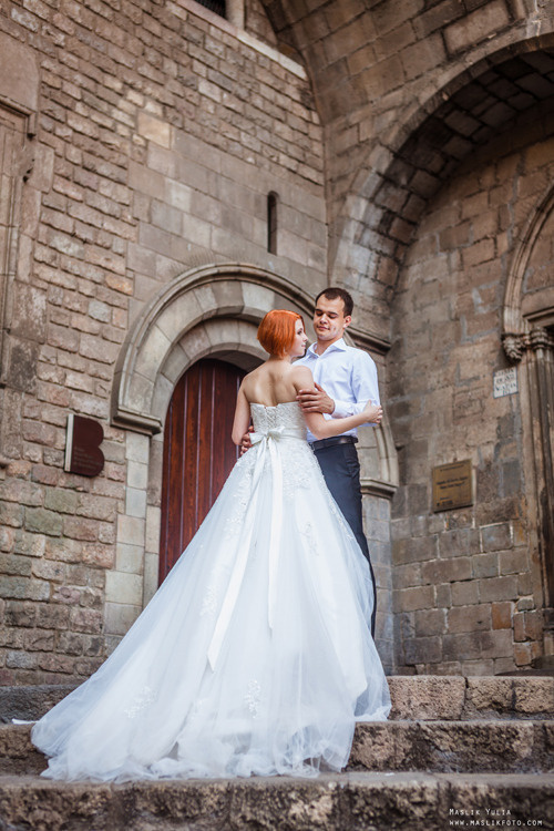 Soleada sesión de fotos en Barcelona. Fotógrafo en Barcelona Maslik Yulia