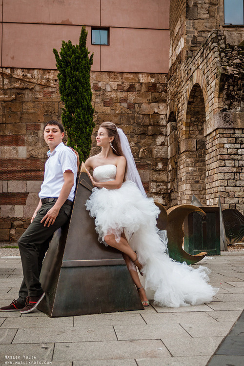 Sesión de fotos de boda en el puerto de Barcelona. Fotógrafo en Barcelona Maslik Yulia