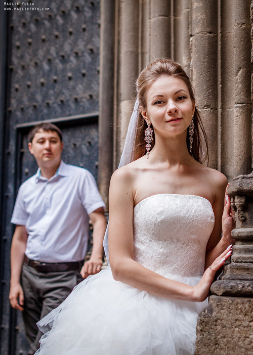 Sesión de fotos de boda en el puerto de Barcelona. Fotógrafo en Barcelona Maslik Yulia