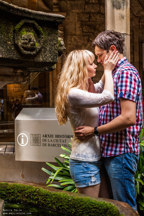 Romantic photo session in Barcelona. Photographer in Barcelona Spain Maslik Yulia