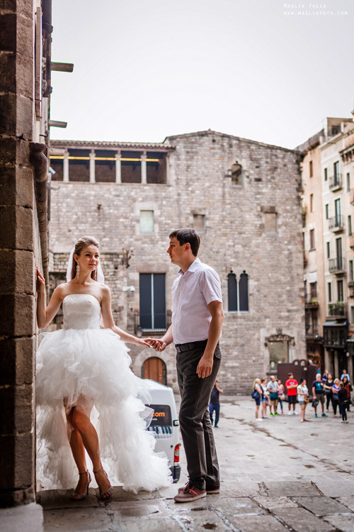 Sesión de fotos de boda en el puerto de Barcelona. Fotógrafo en Barcelona Maslik Yulia