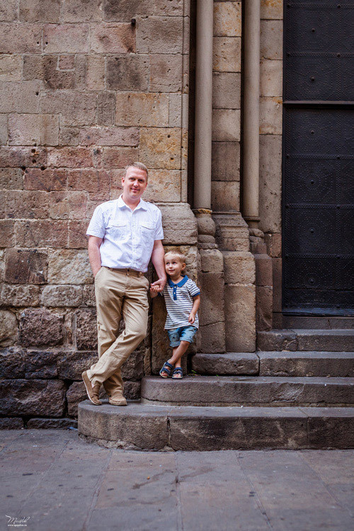 Rodzinna sesja zdjęciowa w Barcelonie. Fotograf w Barcelonie Hiszpanii Maslik Yulia