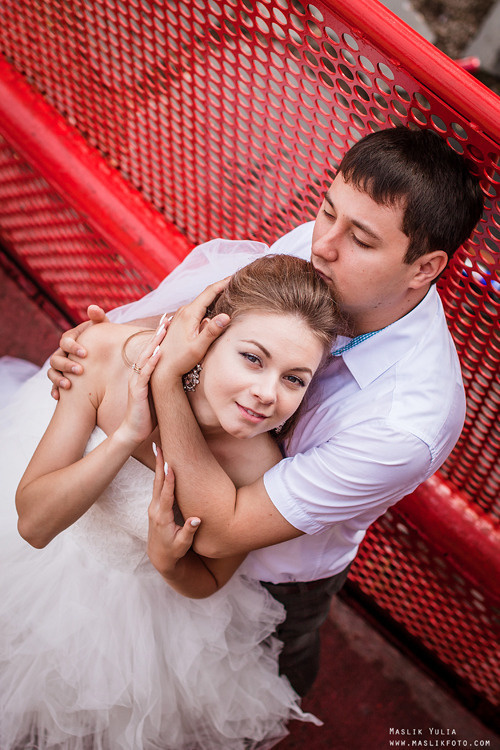 Sesión de fotos de boda en el puerto de Barcelona. Fotógrafo en Barcelona Maslik Yulia