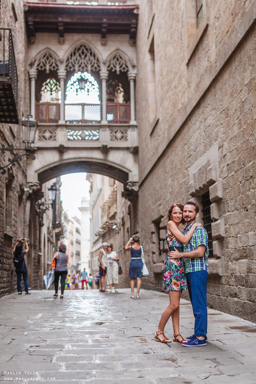 Fun photo shoot in Barcelona. Photographer in Barcelona Spain Maslik Yulia