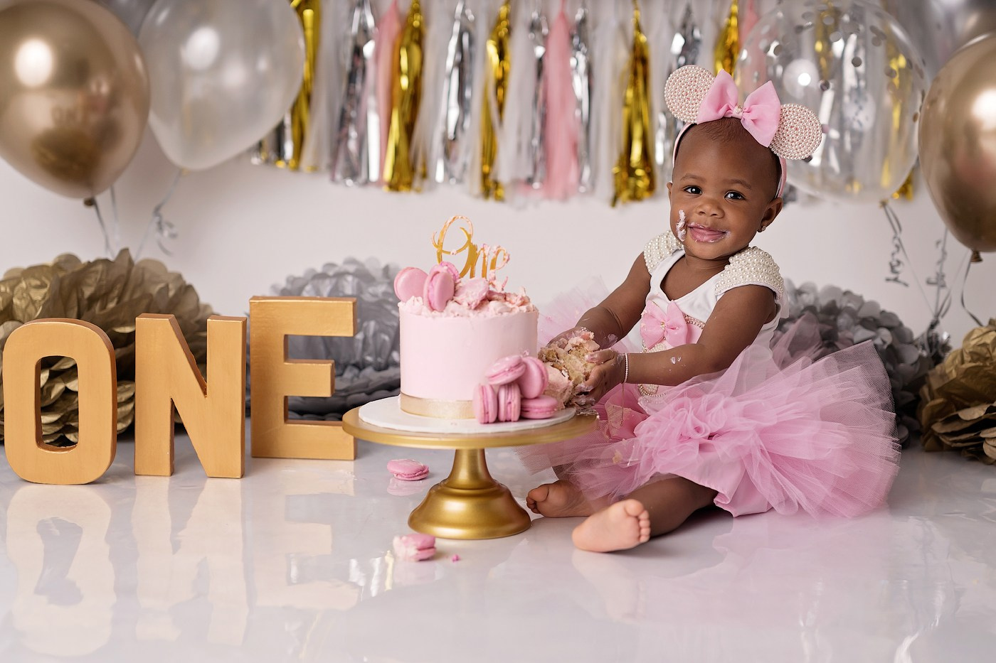 Cake smash session price guide. Newborn and family photographer. Hills District. Sydney