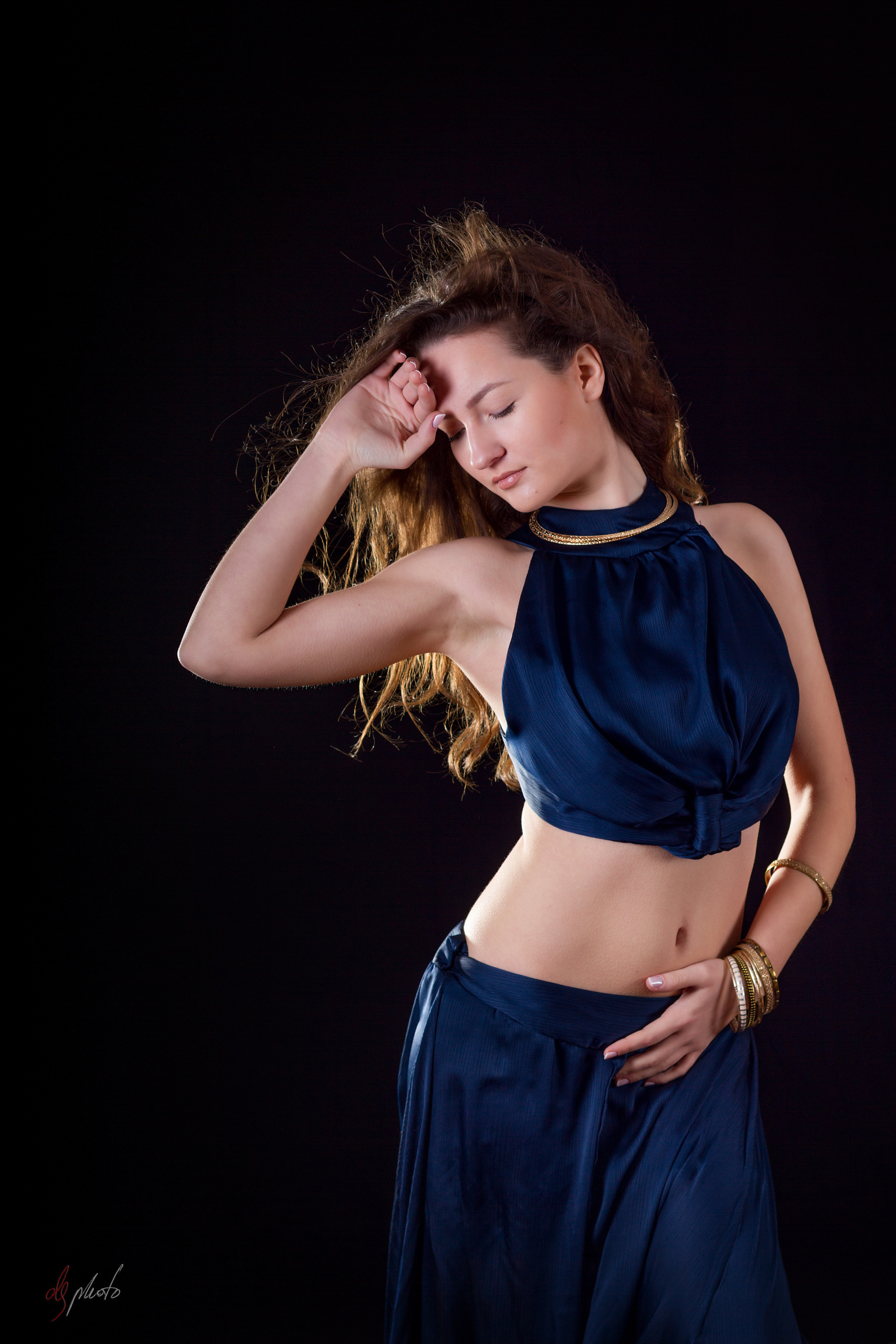 Фотосессия в студии, Афины. Студийная съёмка Афины. Фотограф Дмитрий Шевелёв, Афины.