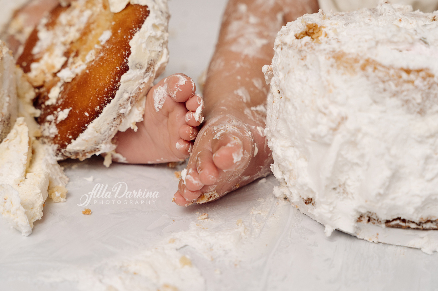 Cake smash session price guide. Newborn and family photographer. Hills District. Sydney
