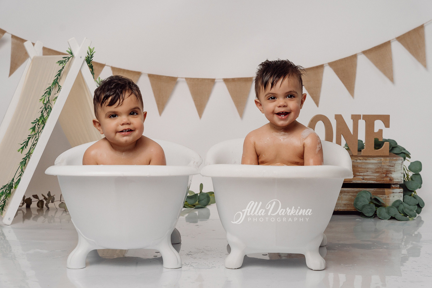 Cake smash session price guide. Newborn and family photographer. Hills District. Sydney