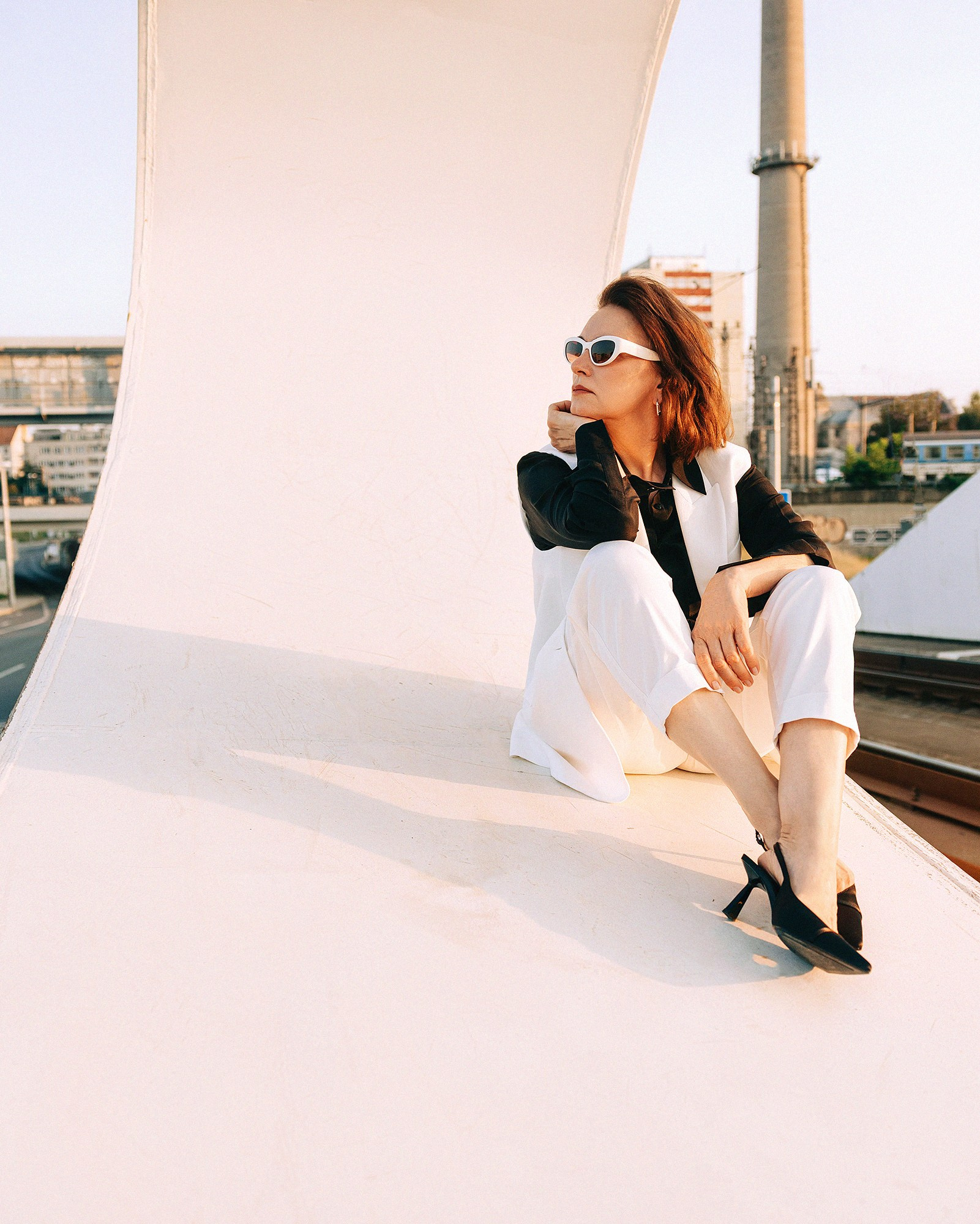 Elena in Troja bridge. Rodinný a svatební fotograf v Praze