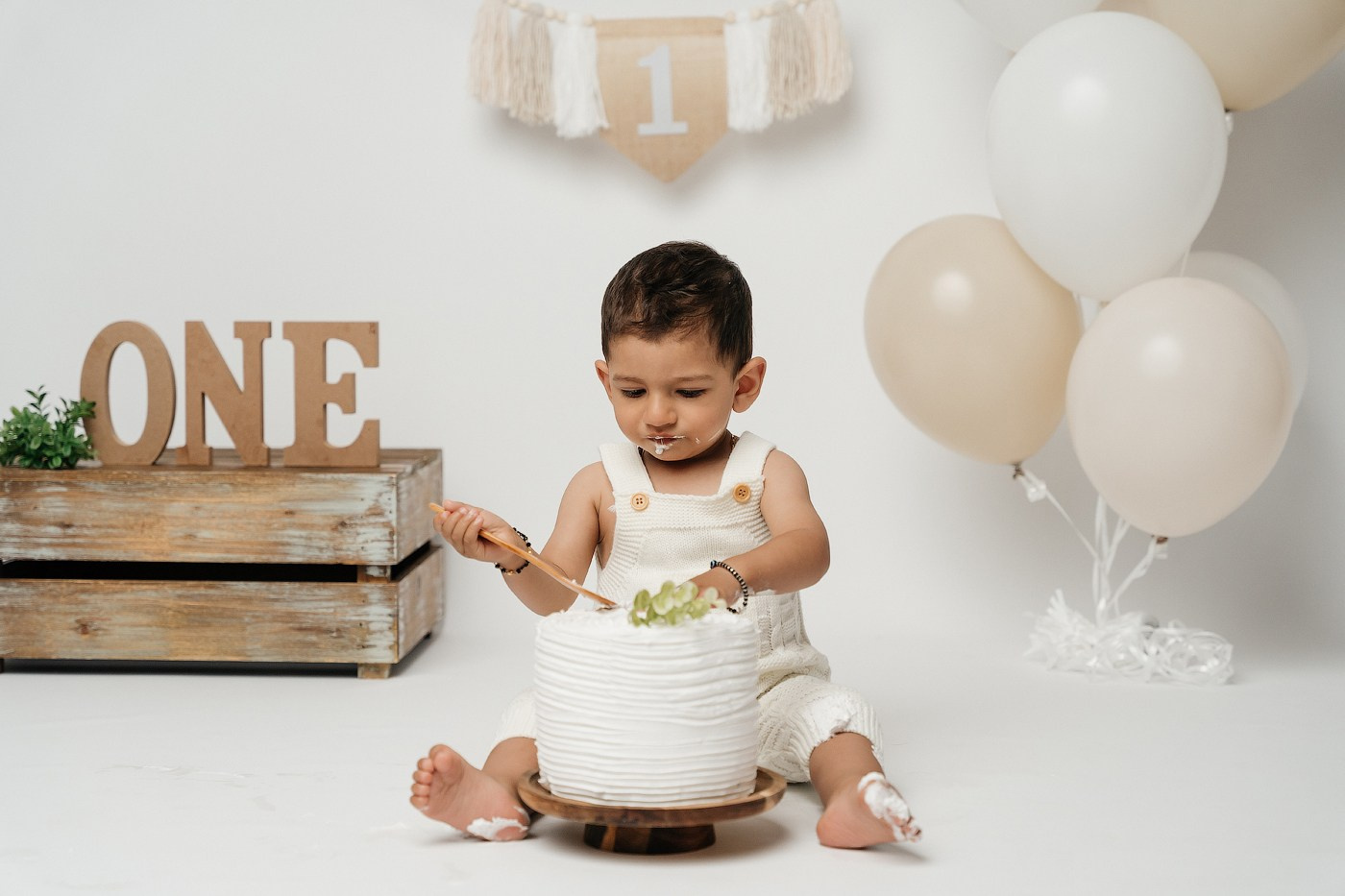 Cake smash session price guide. Newborn and family photographer. Hills District. Sydney